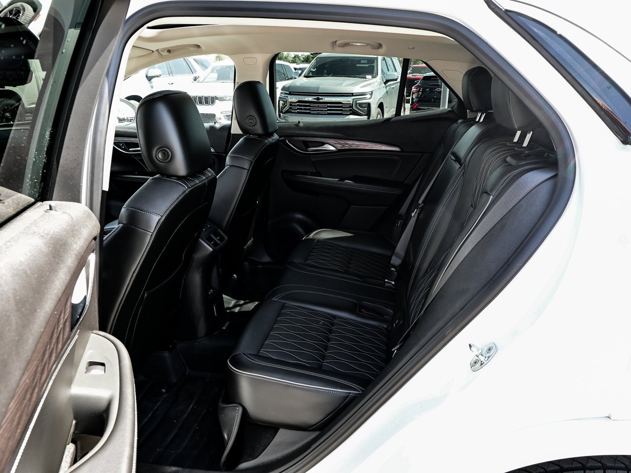 2022 Buick Envision AWD 4dr Avenir White Sherwood Park - photo #17