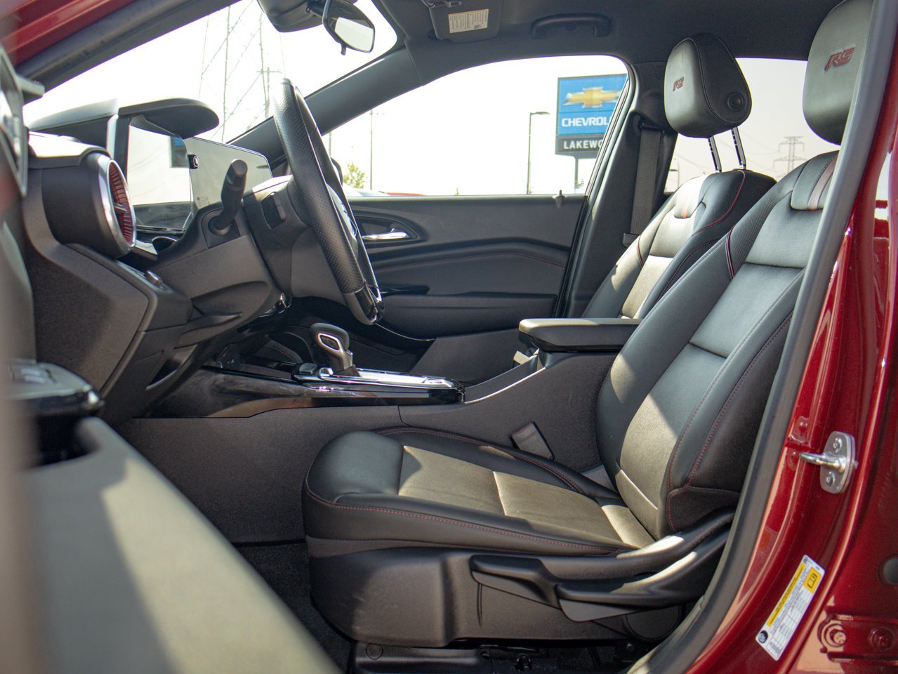 2025 Chevrolet Trax FWD 4dr 2RS Red Sherwood Park - photo #16
