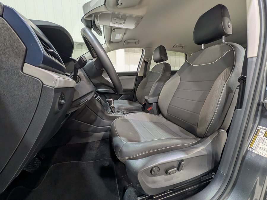 Volkswagen Taos 2024 2024 Gris