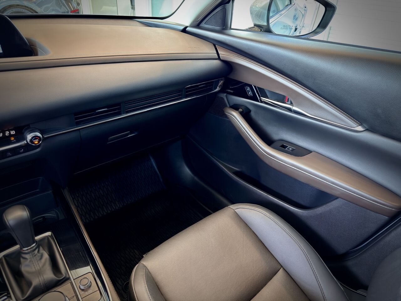 2023 Mazda CX-30 Silver Notre-Dame-des-Prairies - photo #21
