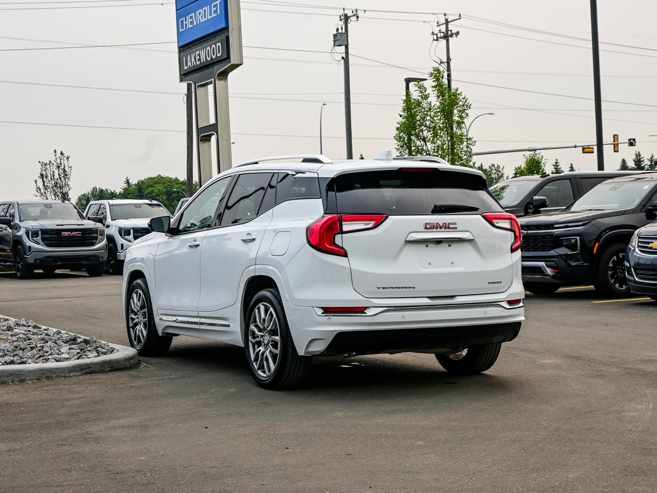 2022 GMC Terrain AWD 4dr Denali White Sherwood Park - photo #10