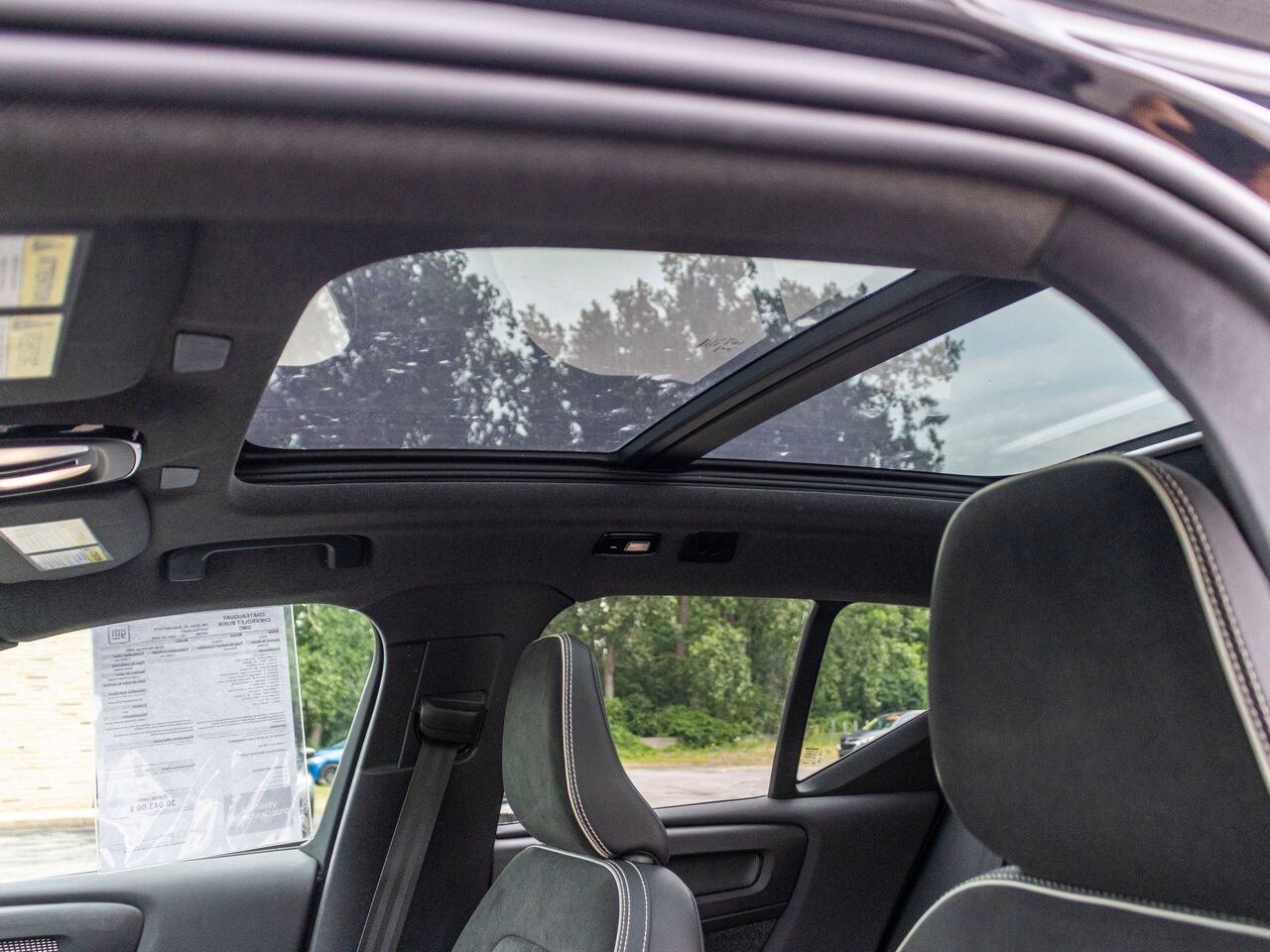 2022 Volvo Recharge XC40 tout électrique P8 Plus TIe Black Châteauguay - photo #26