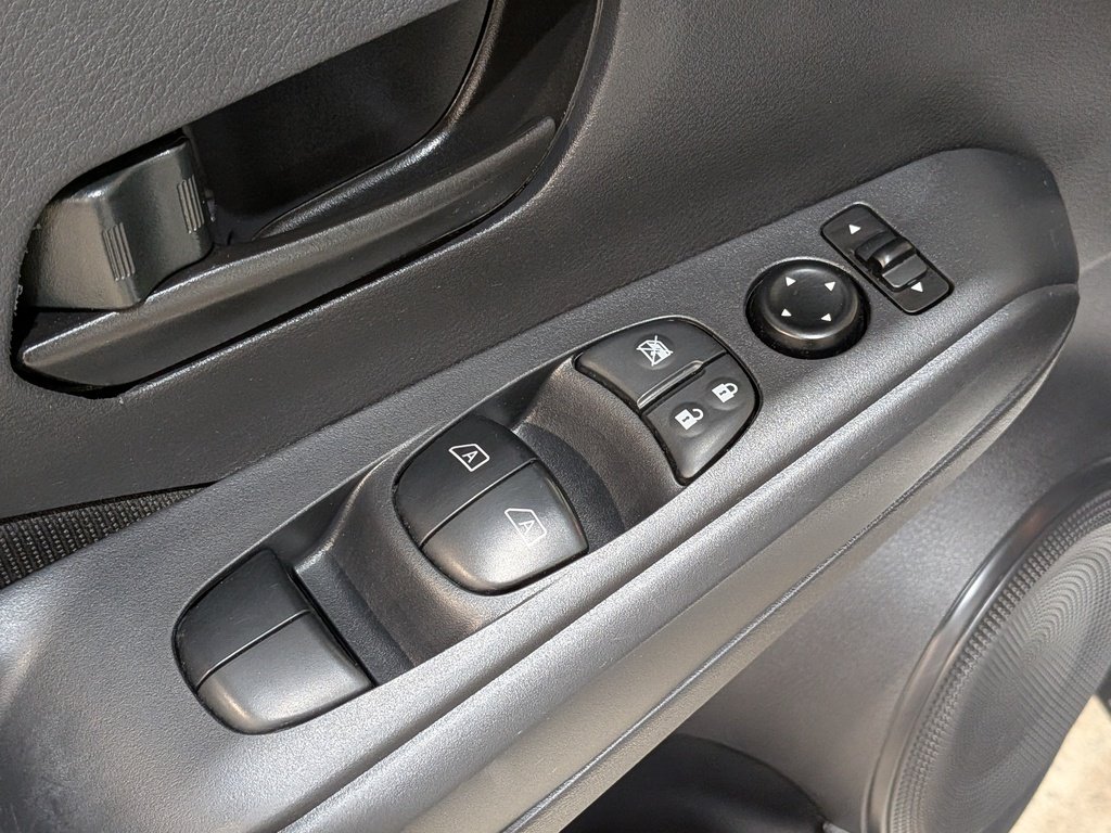 Nissan Kicks S FWD 2024 Blanc Val-David - photo #31
