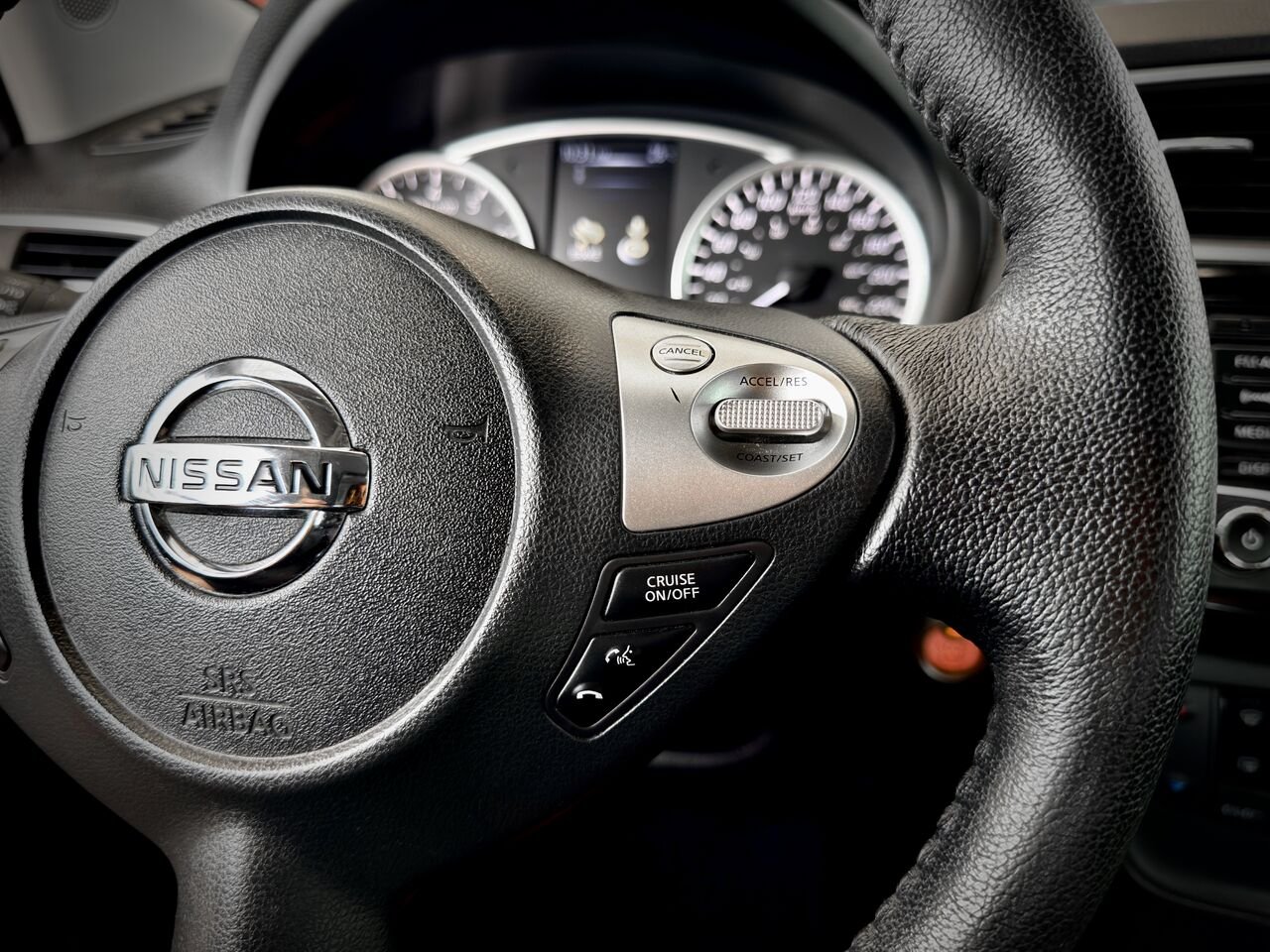 2018 Nissan Sentra Grey Notre-Dame-des-Prairies - photo #22