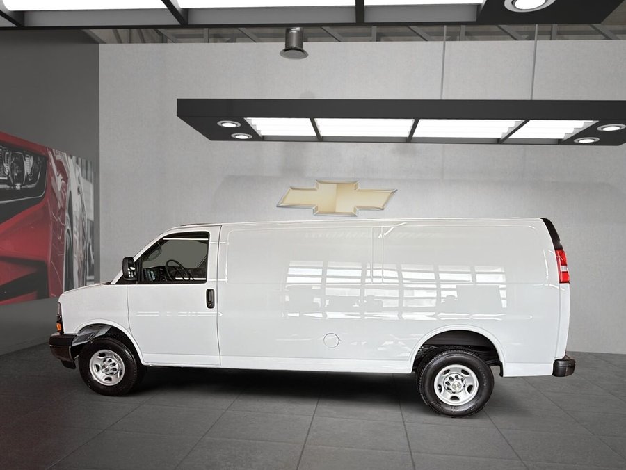 2024 Chevrolet Express Cargo Van 2024 Summit White