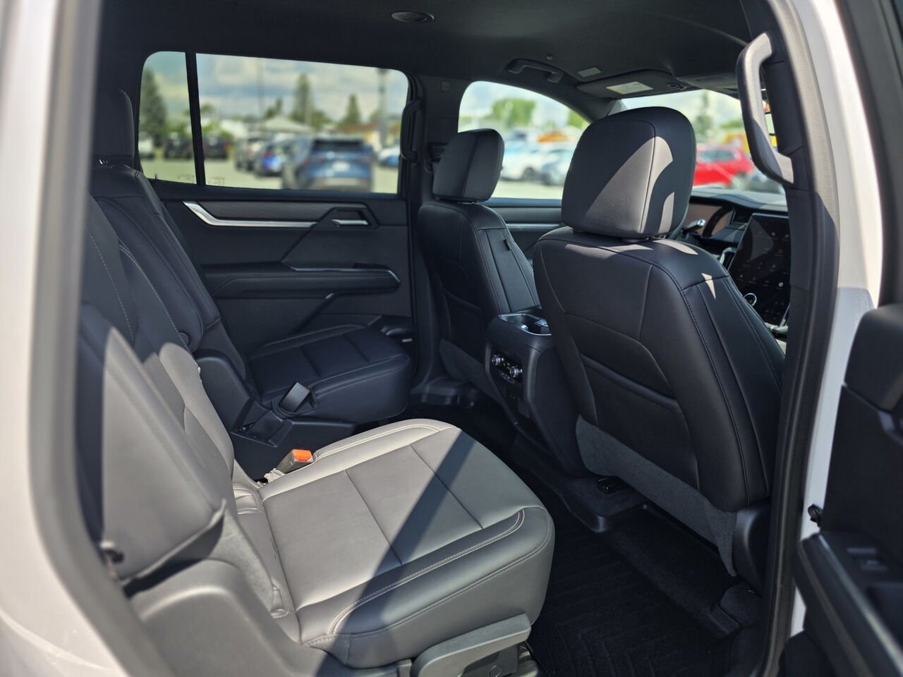GMC Acadia Elevation 2024 Blanc Rouyn-Noranda - photo #46