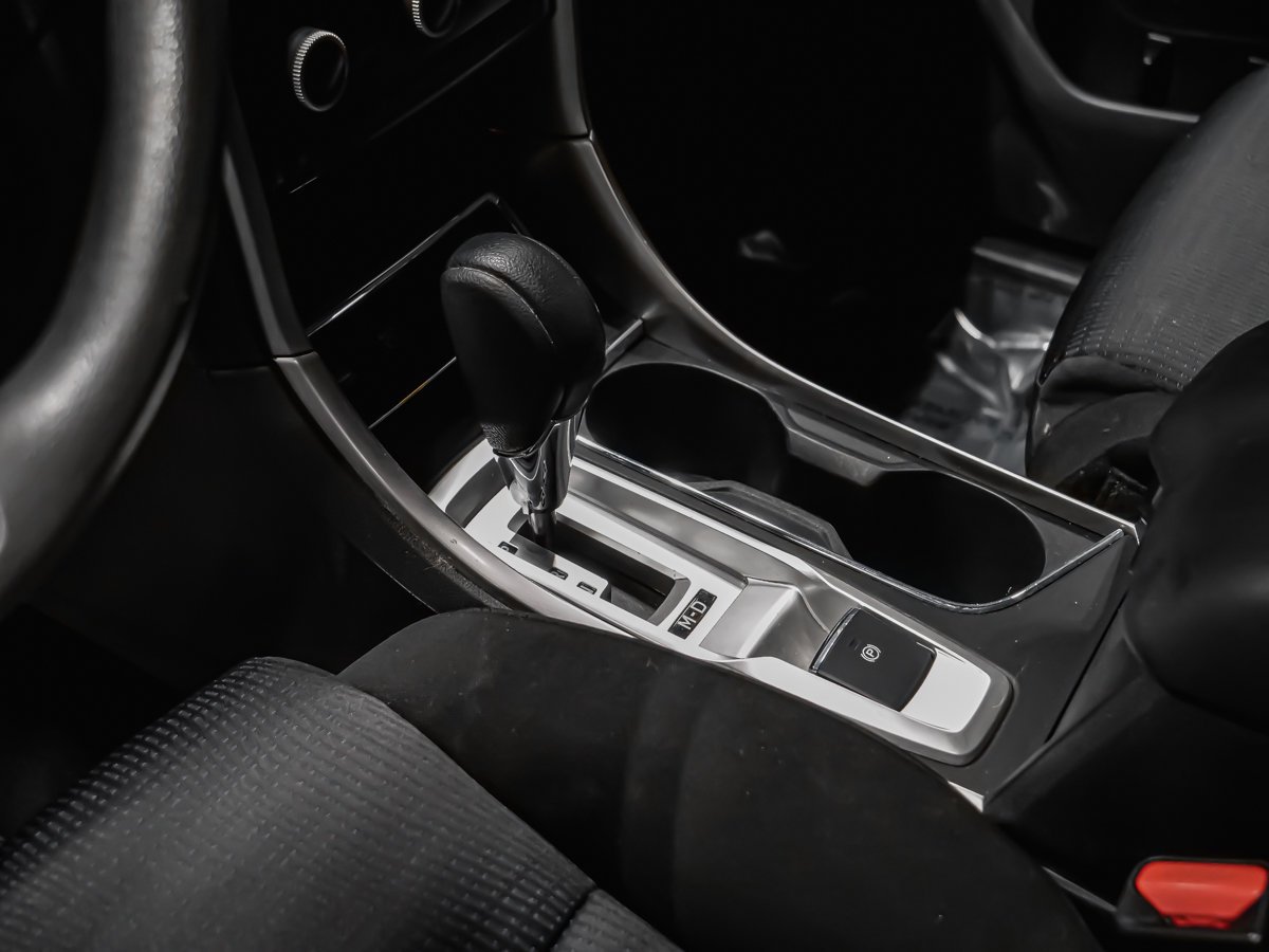 Subaru Ascent CONVENIENCE 7 PLACES APPLE CARPLAY SIÈGES CHAUFFANT 2019 Blanc Montréal - photo #6