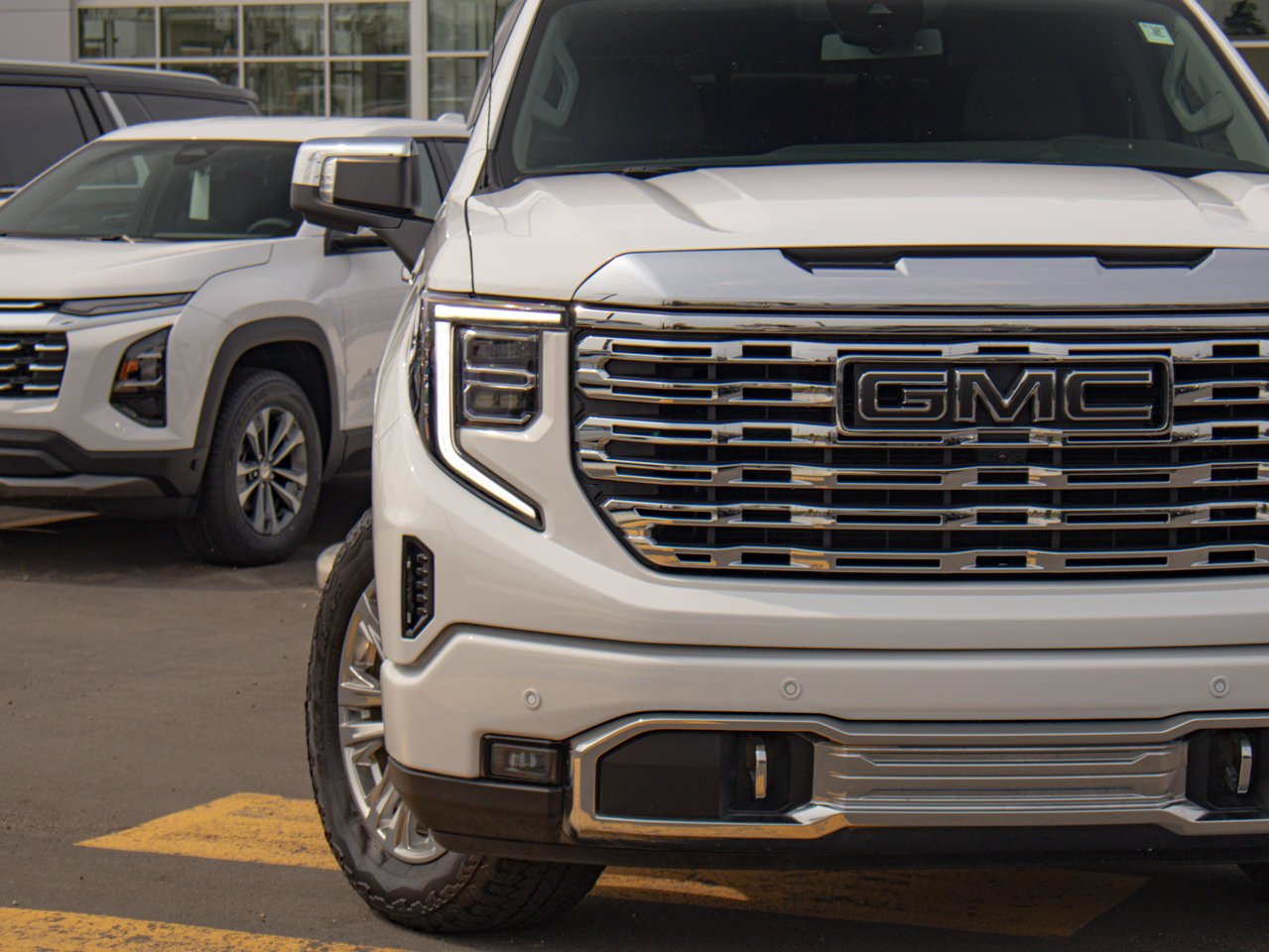 2024 GMC Sierra 1500 4WD Crew Cab 147 Denali White Sherwood Park - photo #4