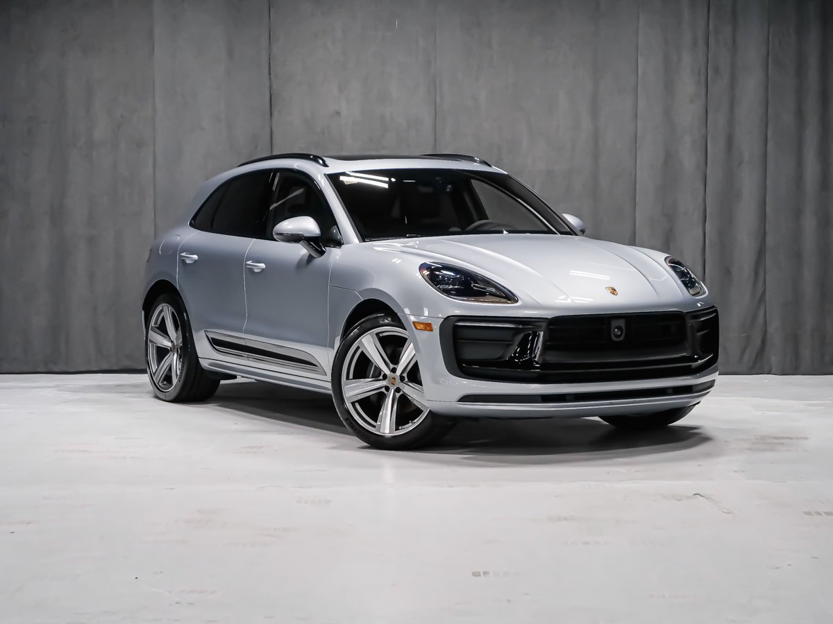2025 Porsche Macan T Black Montreal - photo #1