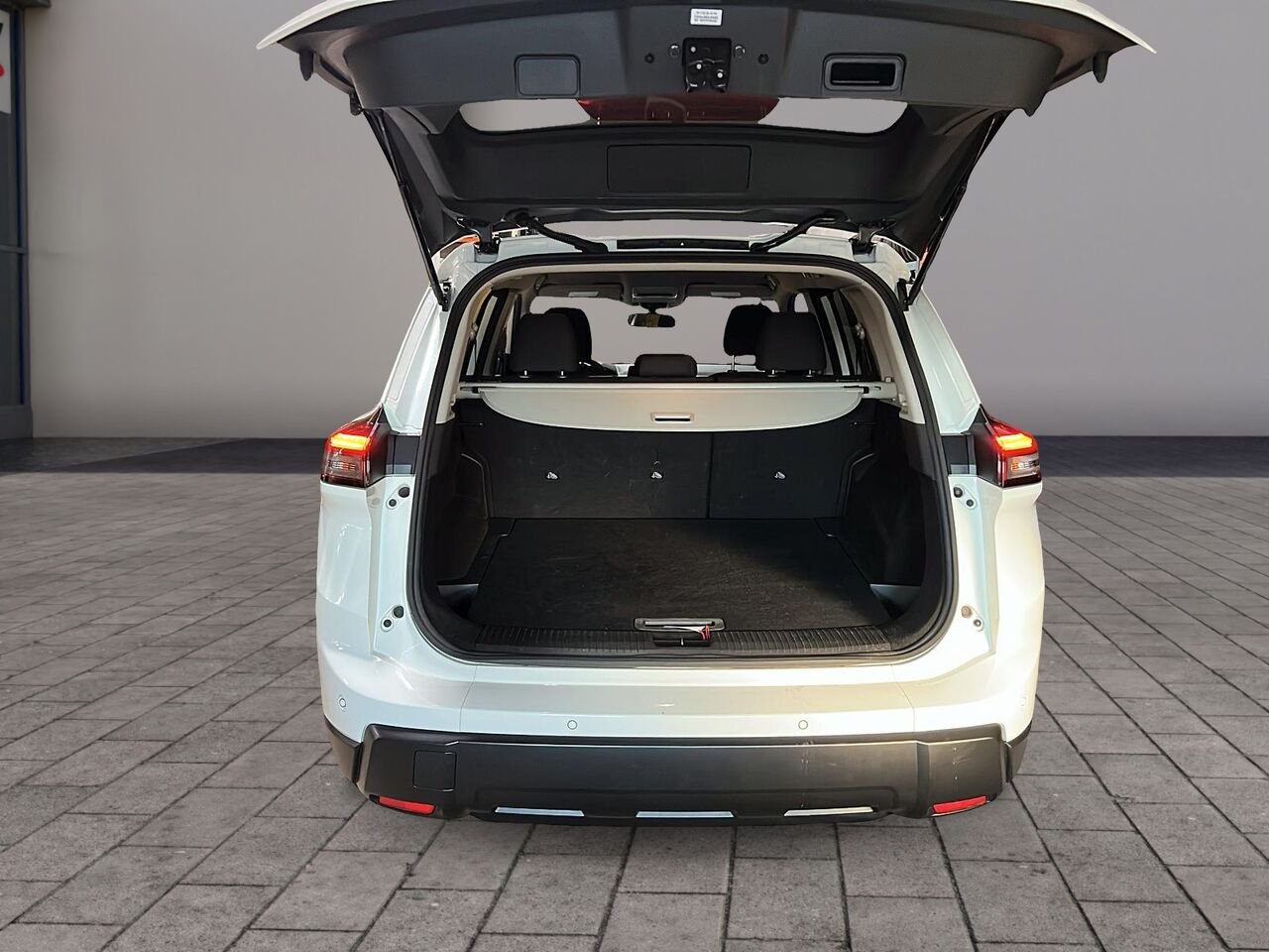 2024 Nissan Rogue White Québec - photo #5