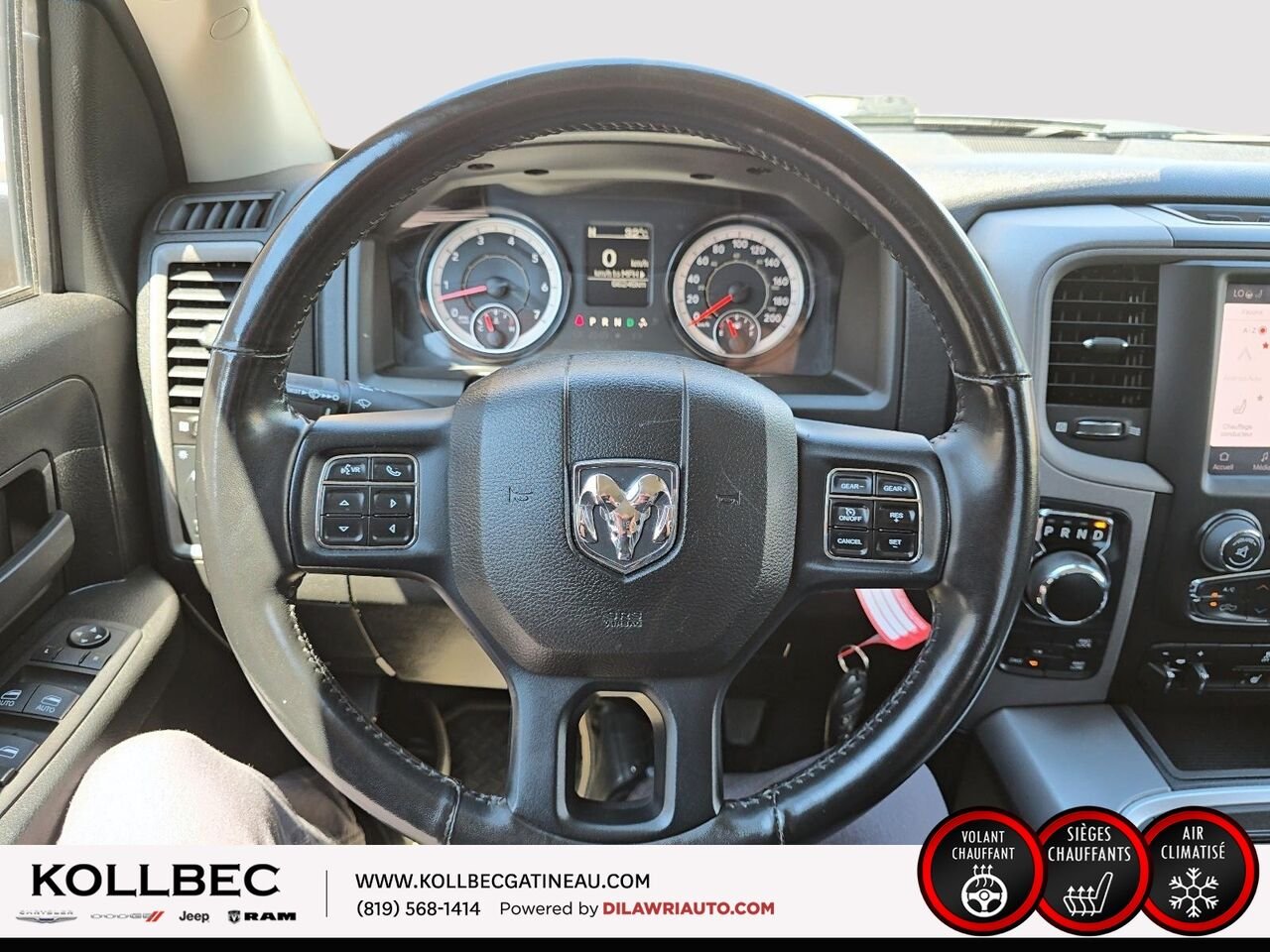 RAM 1500 CLASSIC Express Night Edition Crewcab 4x4 2023 Noir Ottawa & Gatineau - photo #8