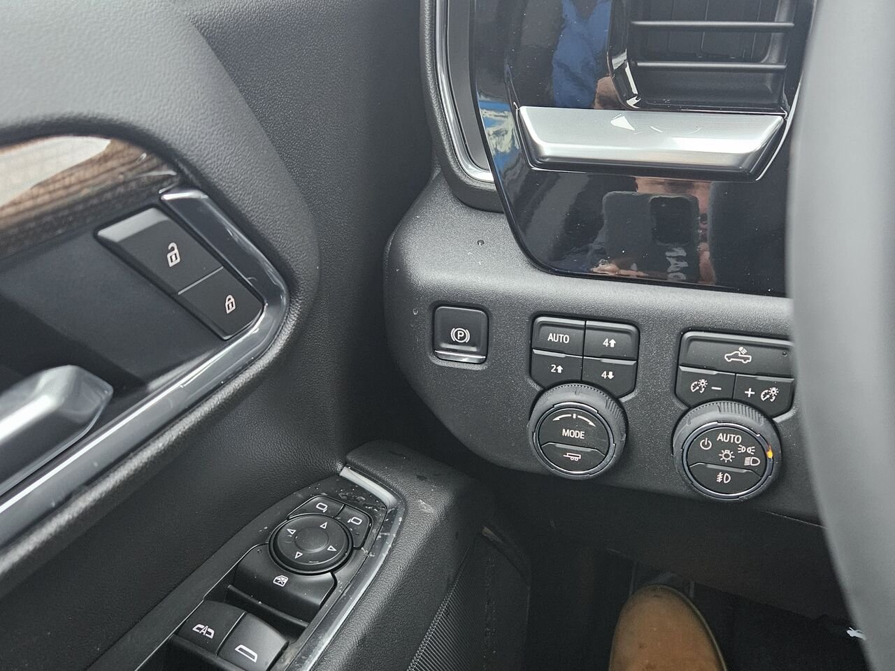 Chevrolet Silverado 1500 RST cabine multiplace 4RM 157 po 2026 GRIS STERLING METALLISE Thetford Mines - photo #10
