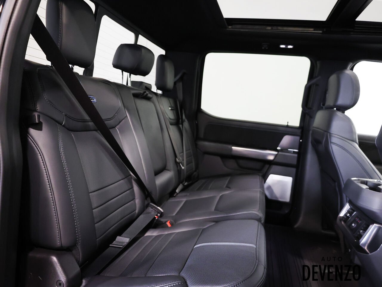 2026 Ford Super Duty F-450 DRW Black Saint-Eustache - photo #9