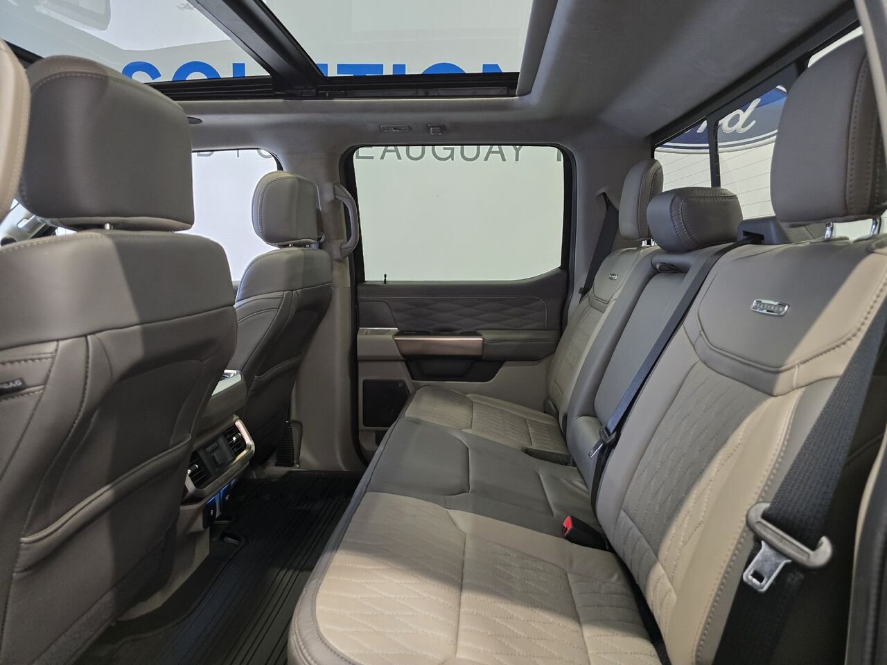 Ford F-150 PLATINUM SUPERCREW 4RM CAISSE DE 5,5 PI 2026 Noir agate métallisé Châteauguay - photo #6