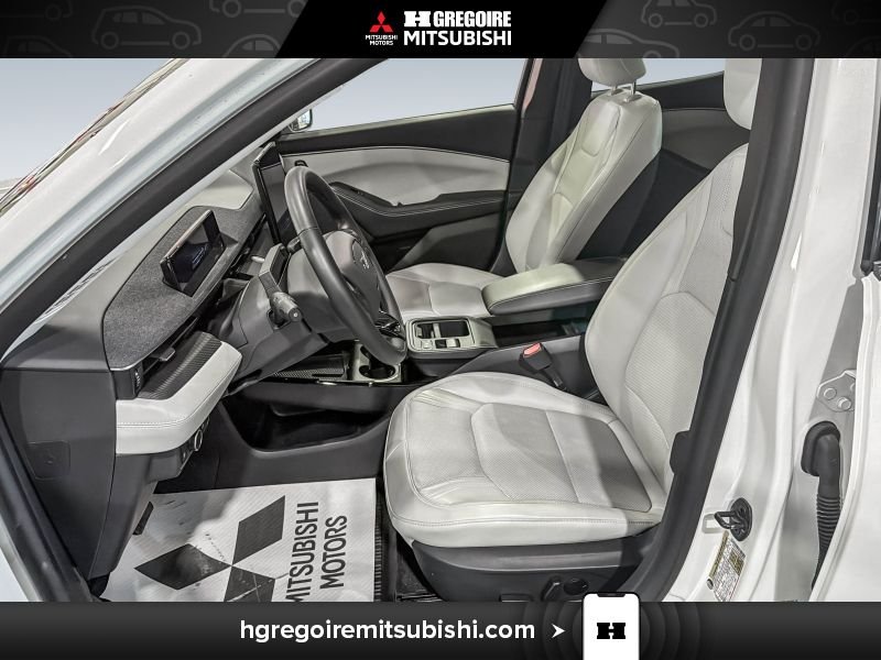 2025 Ford Mustang Mach-E White Blainville - photo #13