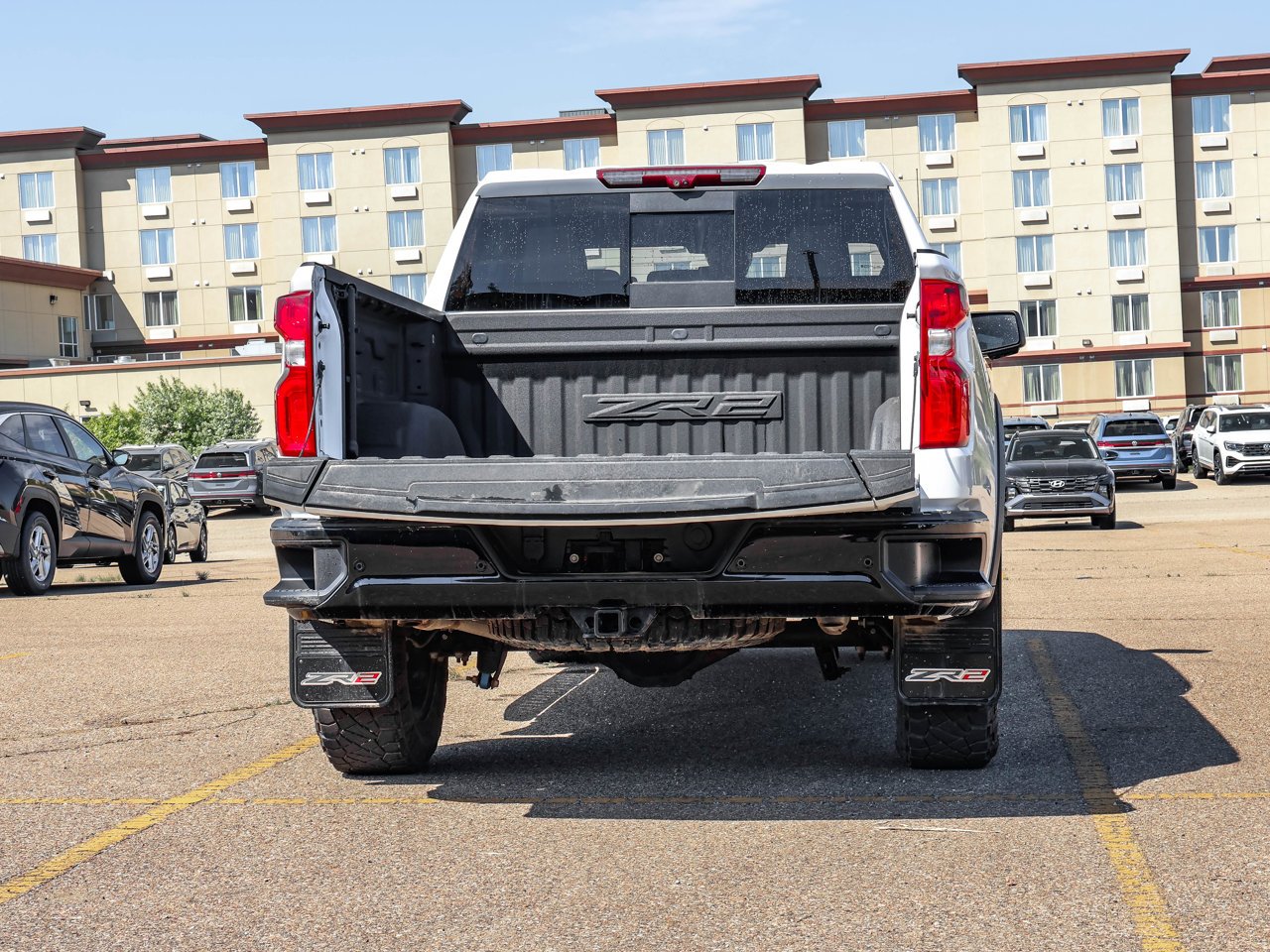 2024 Chevrolet Silverado 1500 4WD Crew Cab 147 ZR2 White Sherwood Park - photo #8