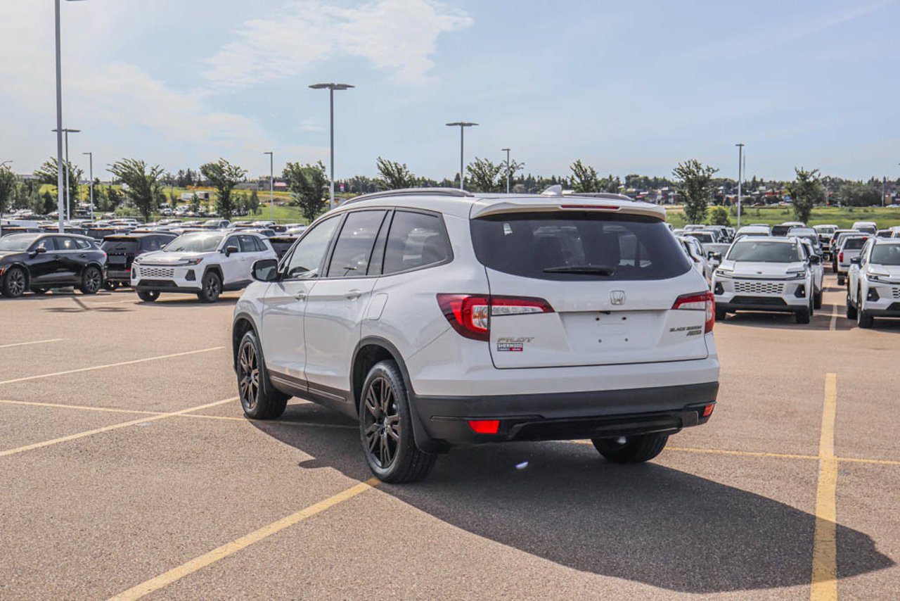 2022 Honda Pilot Black Edition AWD White Sherwood Park - photo #5
