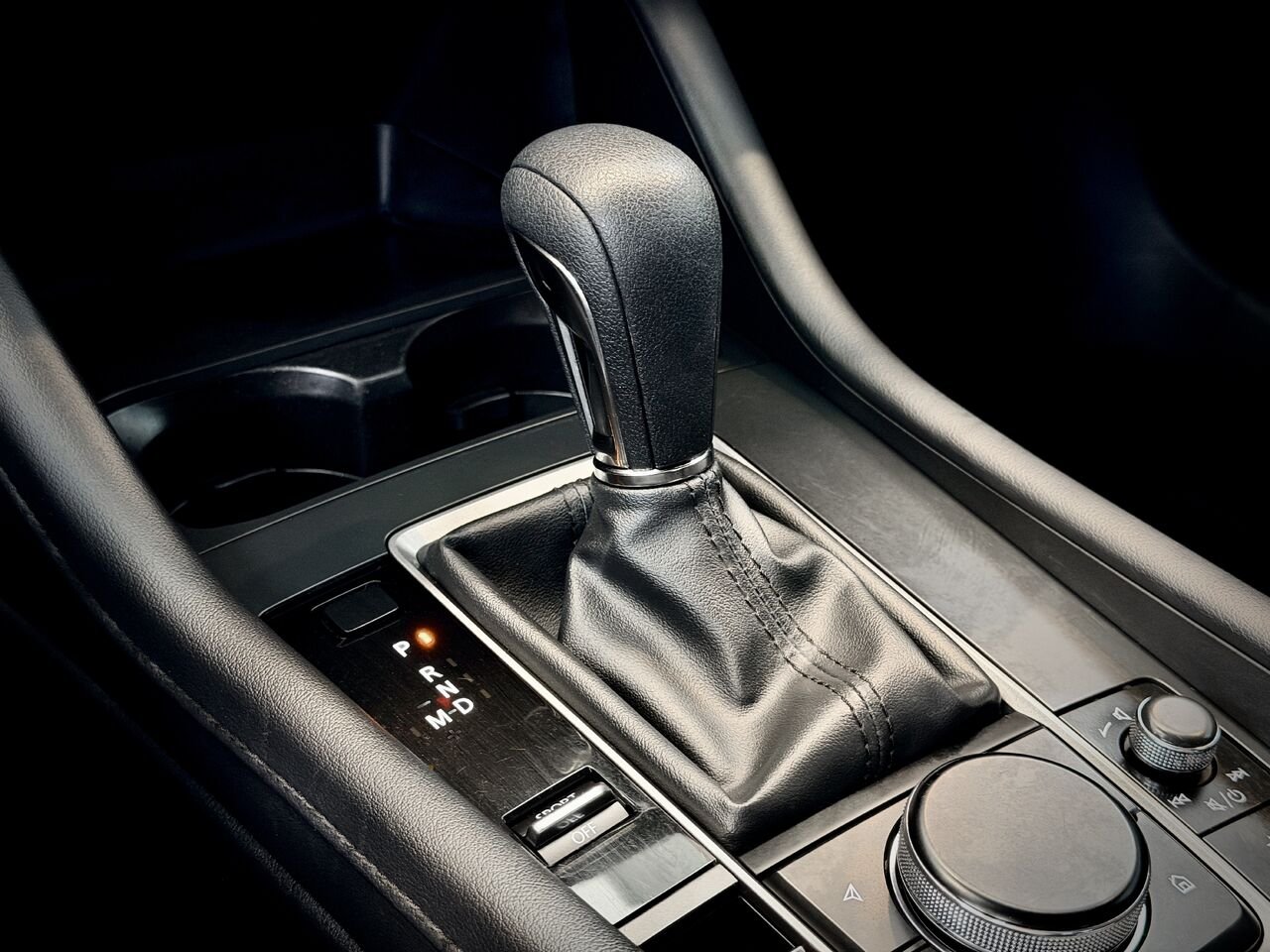 2024 MAZDA MAZDA3 SPORT GX White Notre-Dame-des-Prairies - photo #27