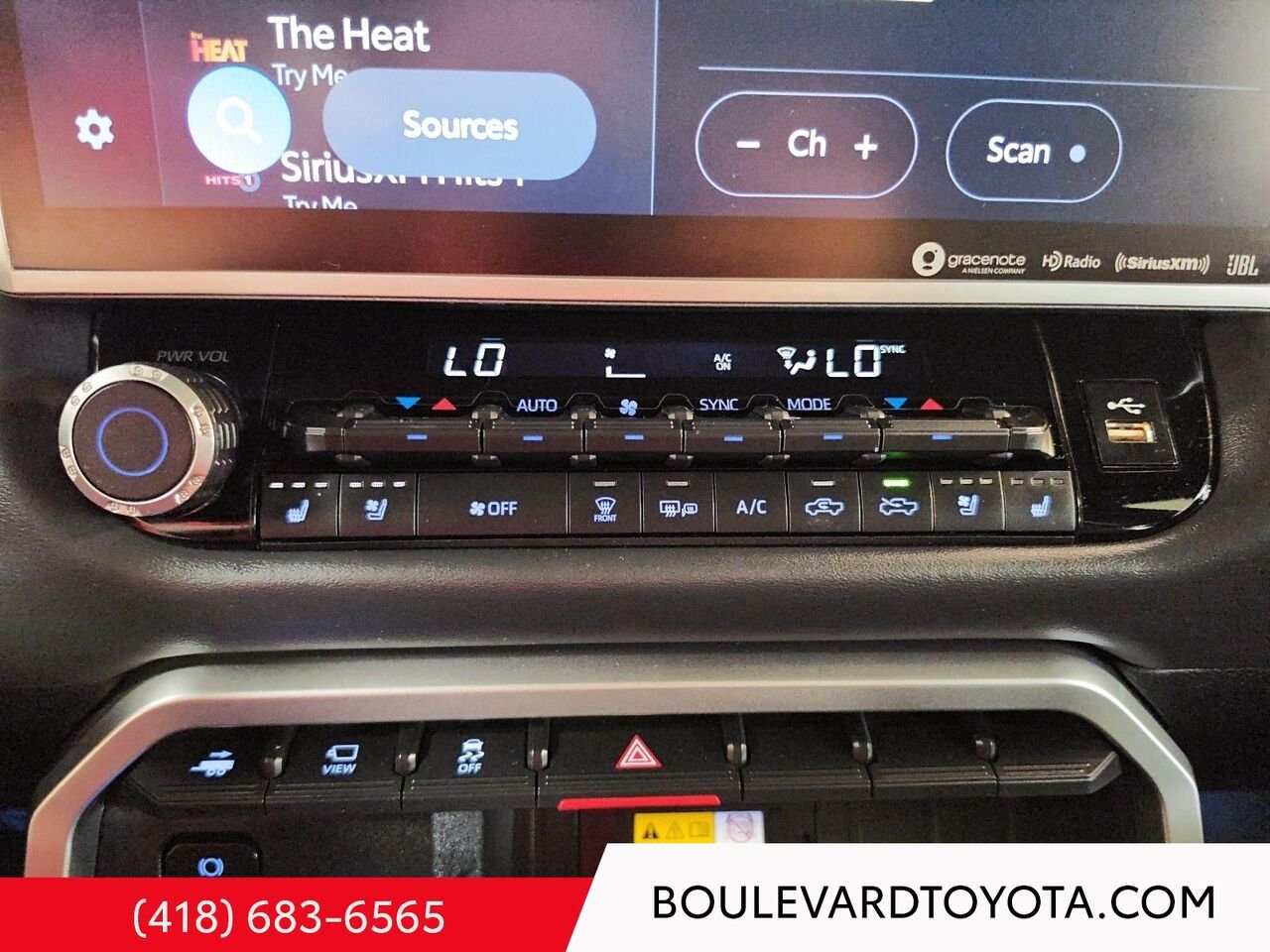 Toyota Tundra 531782-43 | PLATINUM CREWMAX, 4X4 2024 Gris magnétique métallisé Québec - photo #16