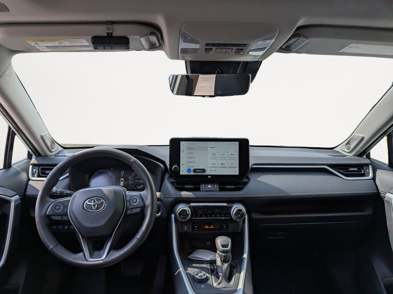 Toyota RAV4 Hybride hybride Limited/SIÈGES CHAUFFANTS ET VENTILLÉS/TOIT OUVRANT/VOLANT CHAUFFANT/SIÈGES EN CUIR/AC 2024 Frisson glacé nacré Sherbrooke - photo #8
