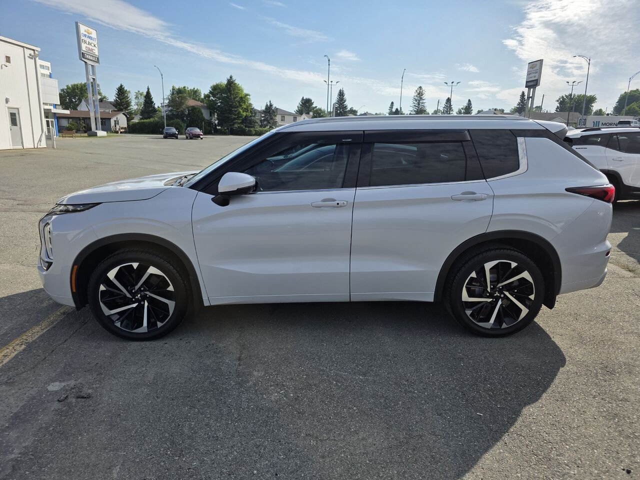 2022 Mitsubishi Outlander GT S-AWC White Rouyn-Noranda - photo #1