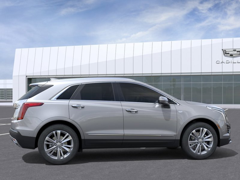 2026 CADILLAC XT5 Haut de gamme Luxe 4 portes TI Argent Silver Metallic Sherbrooke - photo #4