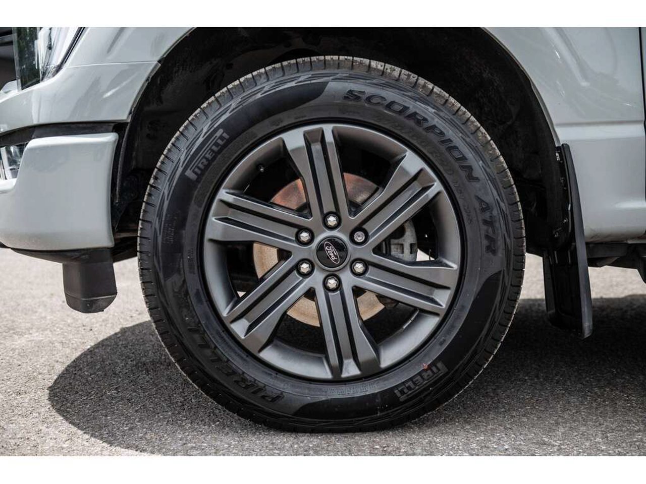 Ford F-150 2023 Gris Sainte-Julienne - photo #12