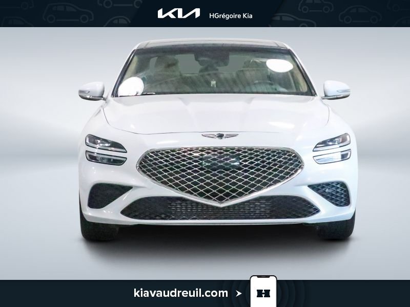 2022 Genesis G70 2022 White
