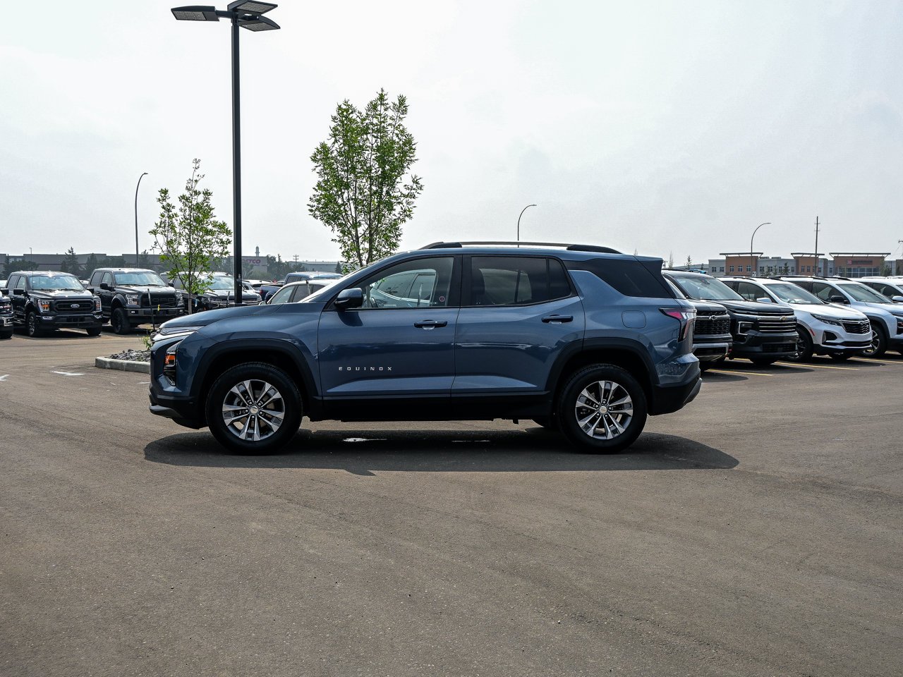 2025 Chevrolet Equinox AWD 4dr LT w/2LT Blue Sherwood Park - photo #9