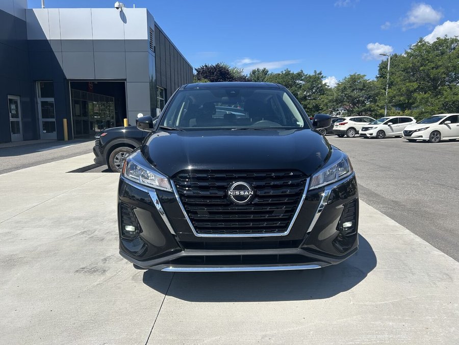 2025 Nissan Kicks Play 2025 Black
