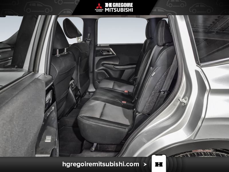 2022 Mitsubishi Outlander Grey Laval - photo #26