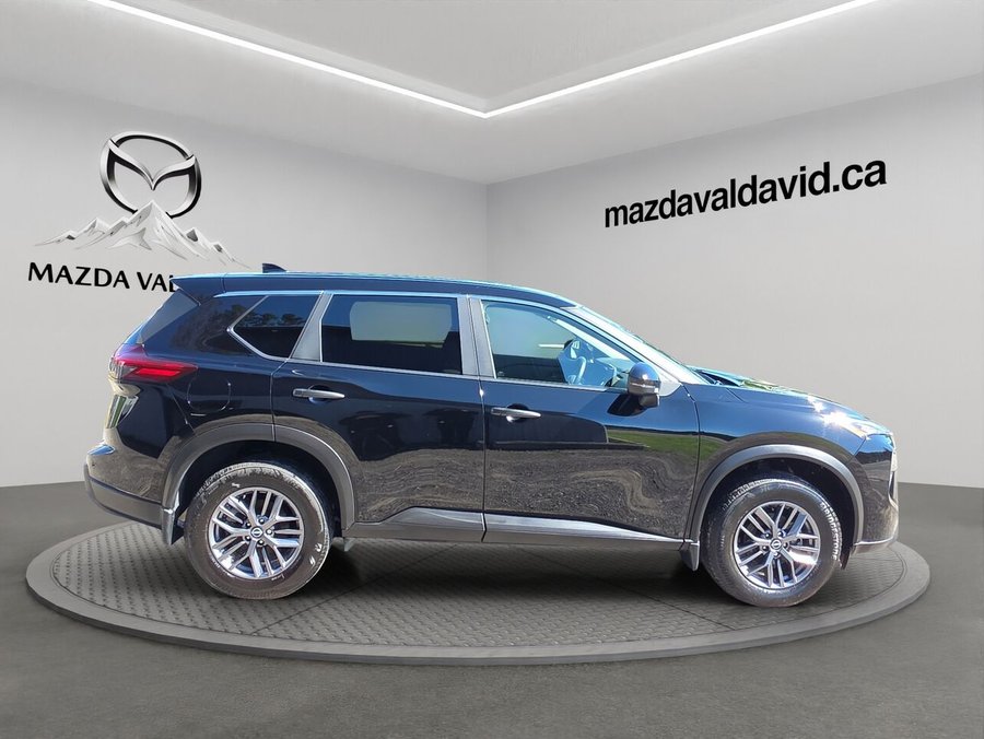 2024 Nissan Rogue S TI, volant chauffant, détecteur d'angles morts, cruise control Black