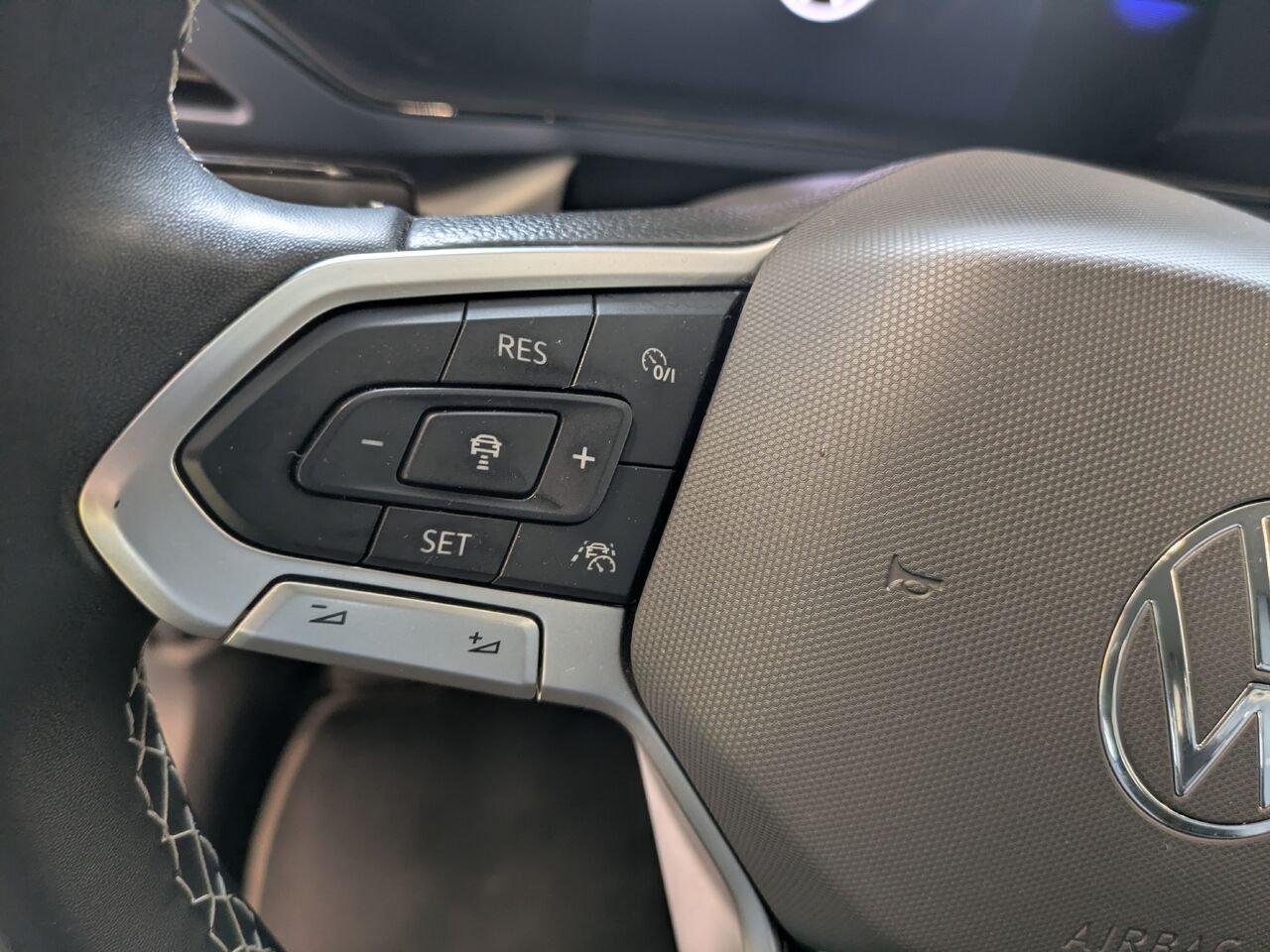 Volkswagen Taos 2024 Gris Gatineau - photo #6