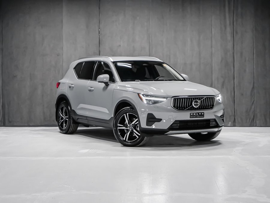 2025 Volvo XC40 B5 CORE BRIGHT CLIMATE Grey
