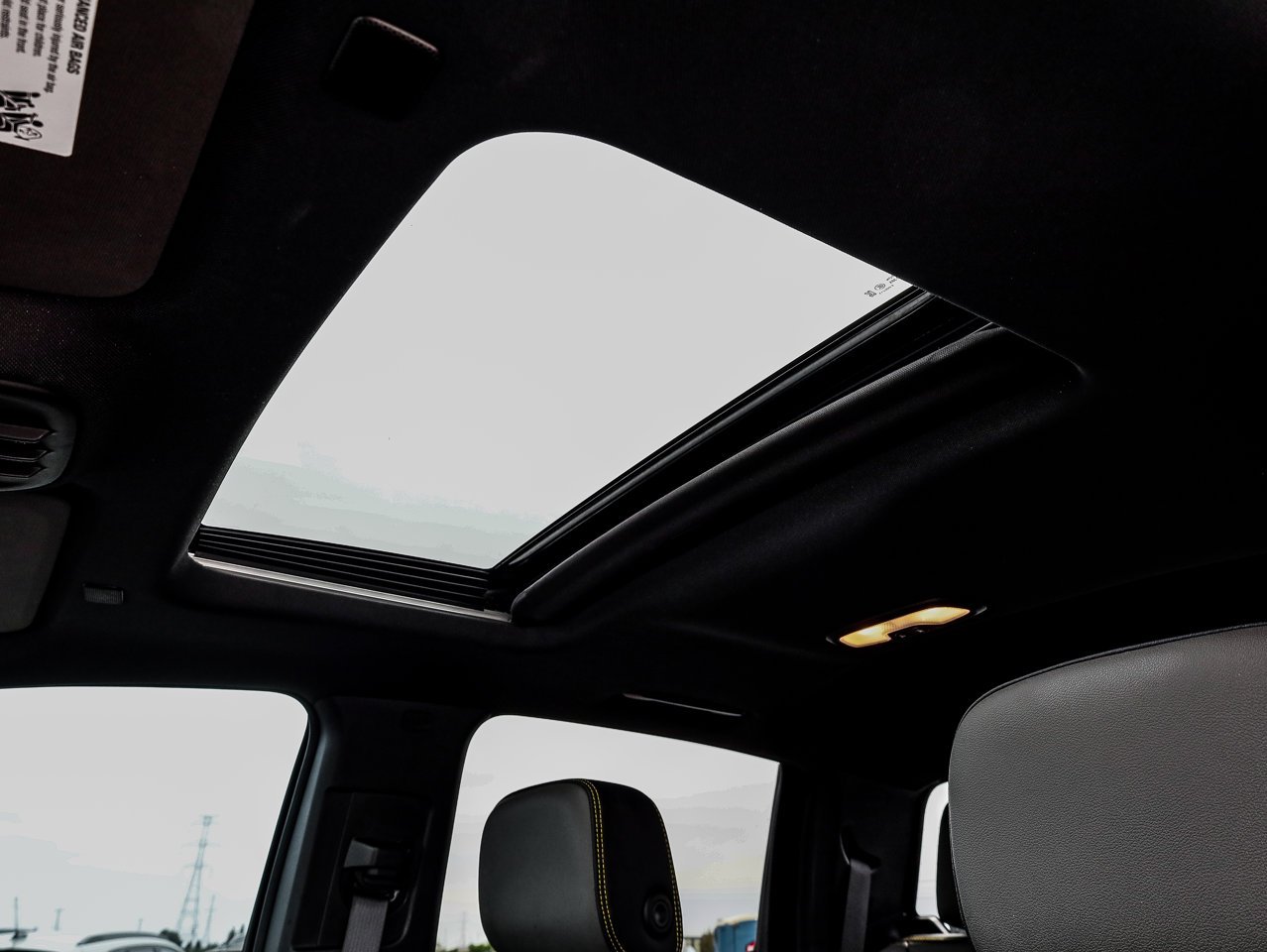 2025 Chevrolet Colorado 4WD Crew Cab ZR2 White Sherwood Park - photo #15