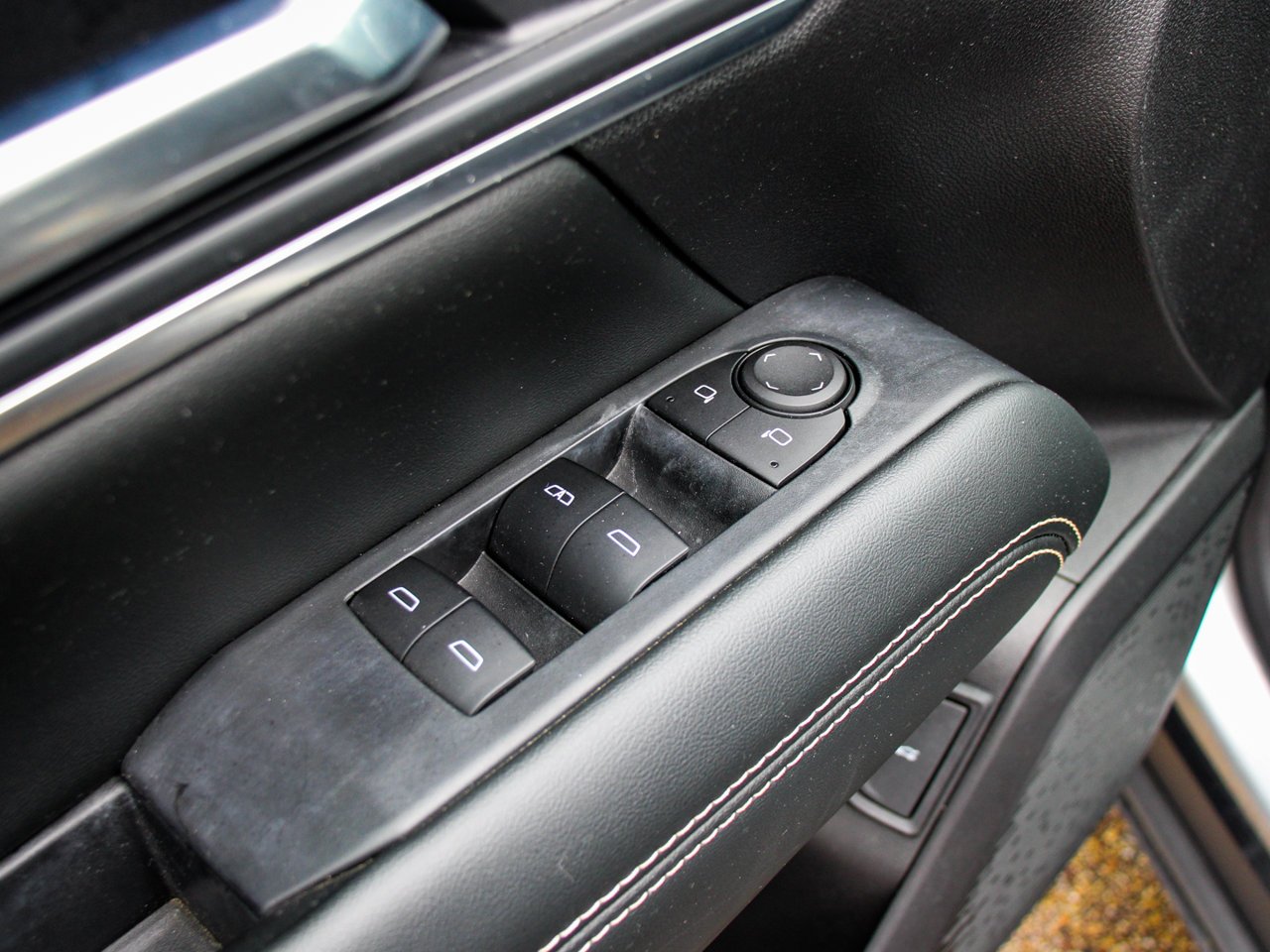 2025 GMC Terrain AWD 4dr Elevation Grey Sherwood Park - photo #14