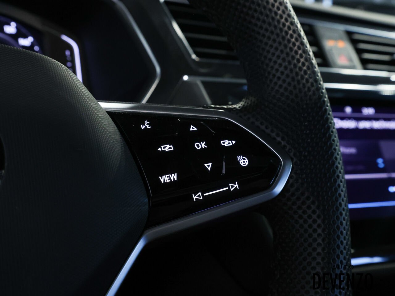 2023 Volkswagen Tiguan Silver Saint-Eustache - photo #17
