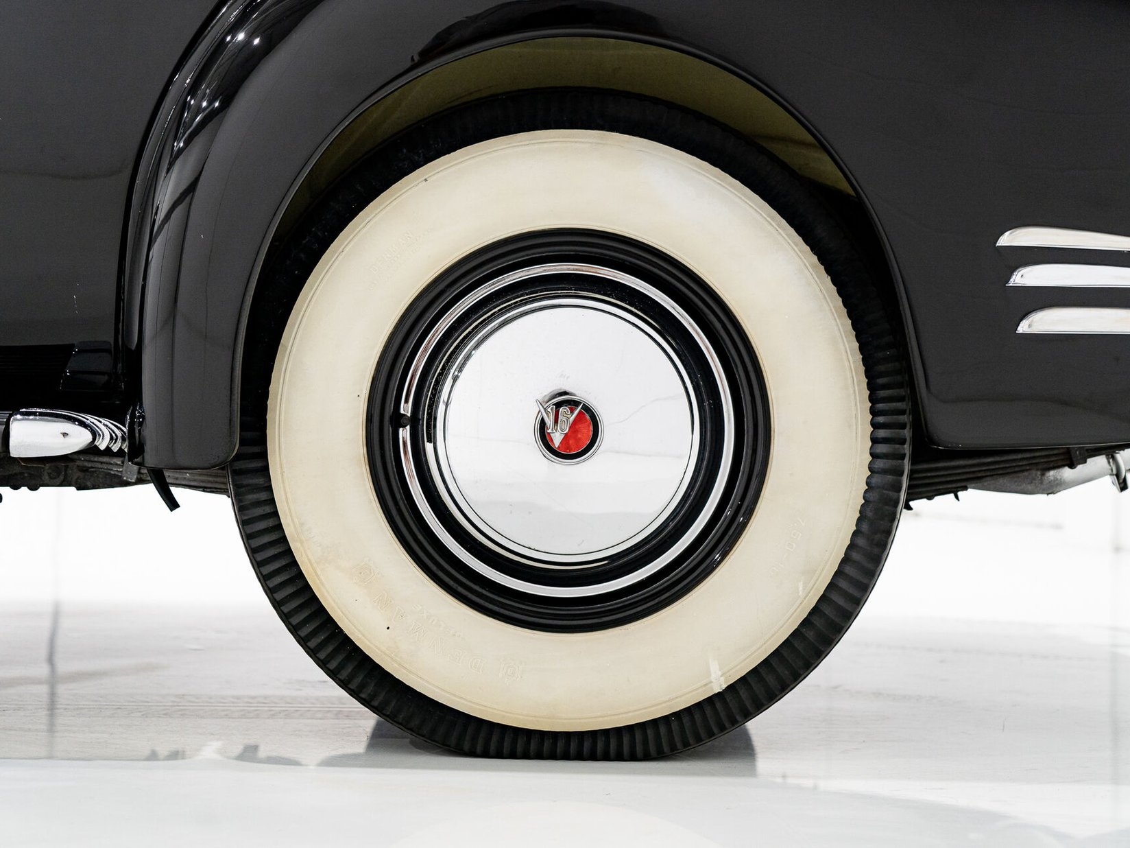 Cadillac Series 90 **PRICE IN USD**1 of 13 V16 1938 Noir Montréal - photo #38