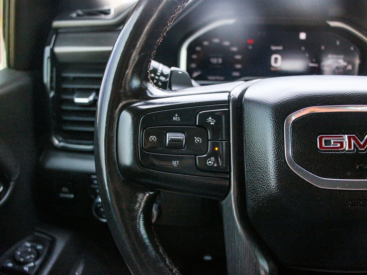 2022 GMC Sierra 1500 4WD Crew Cab 147 AT4 White Sherwood Park - photo #20