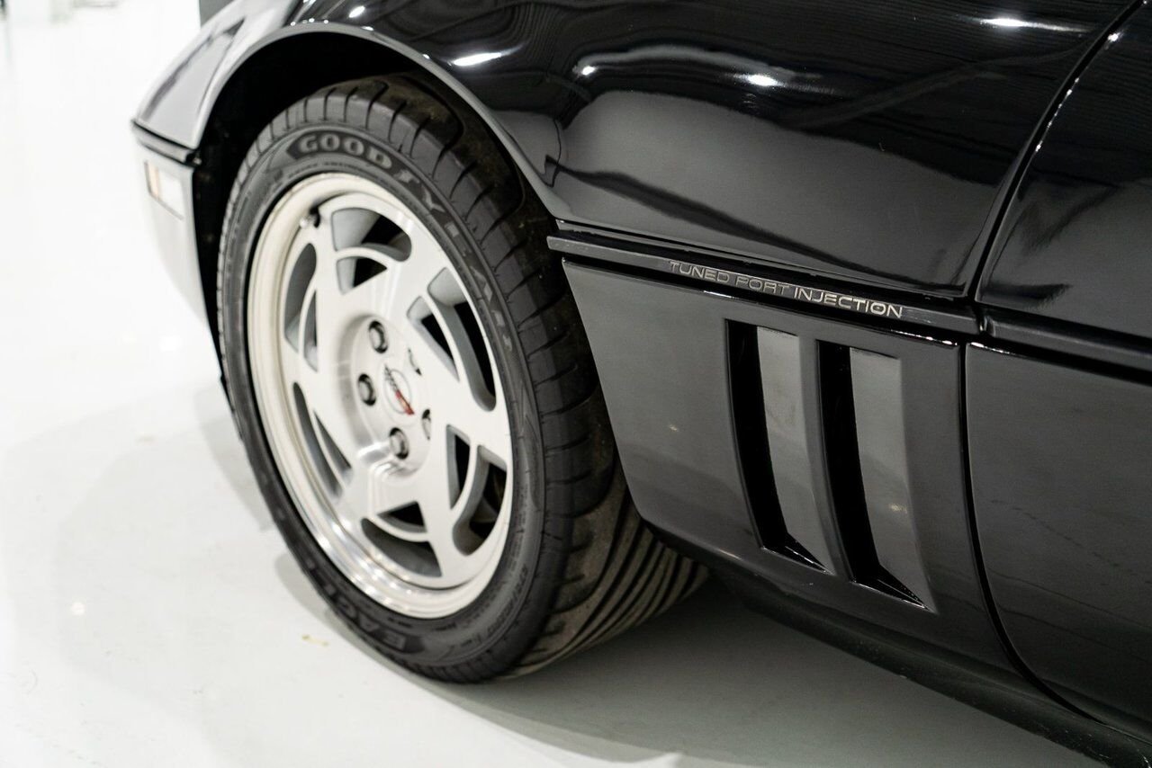 1990 Chevrolet Corvette ZR1 | PRIX EN USD Black Montreal - photo #37