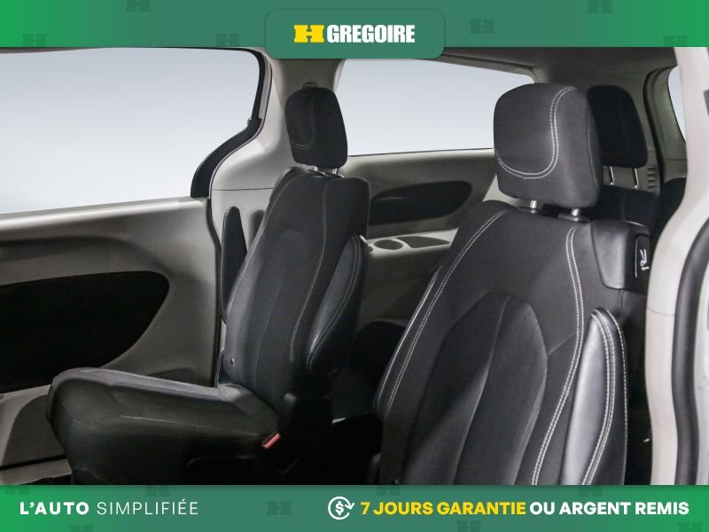 2023 Chrysler Grand Caravan White Laval - photo #23