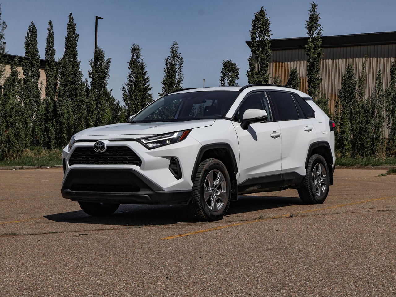 2024 Toyota RAV4 XLE AWD White Sherwood Park - photo #3
