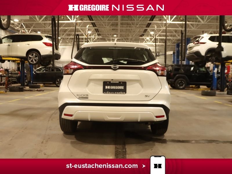 2023 Nissan Kicks White Laval - photo #10