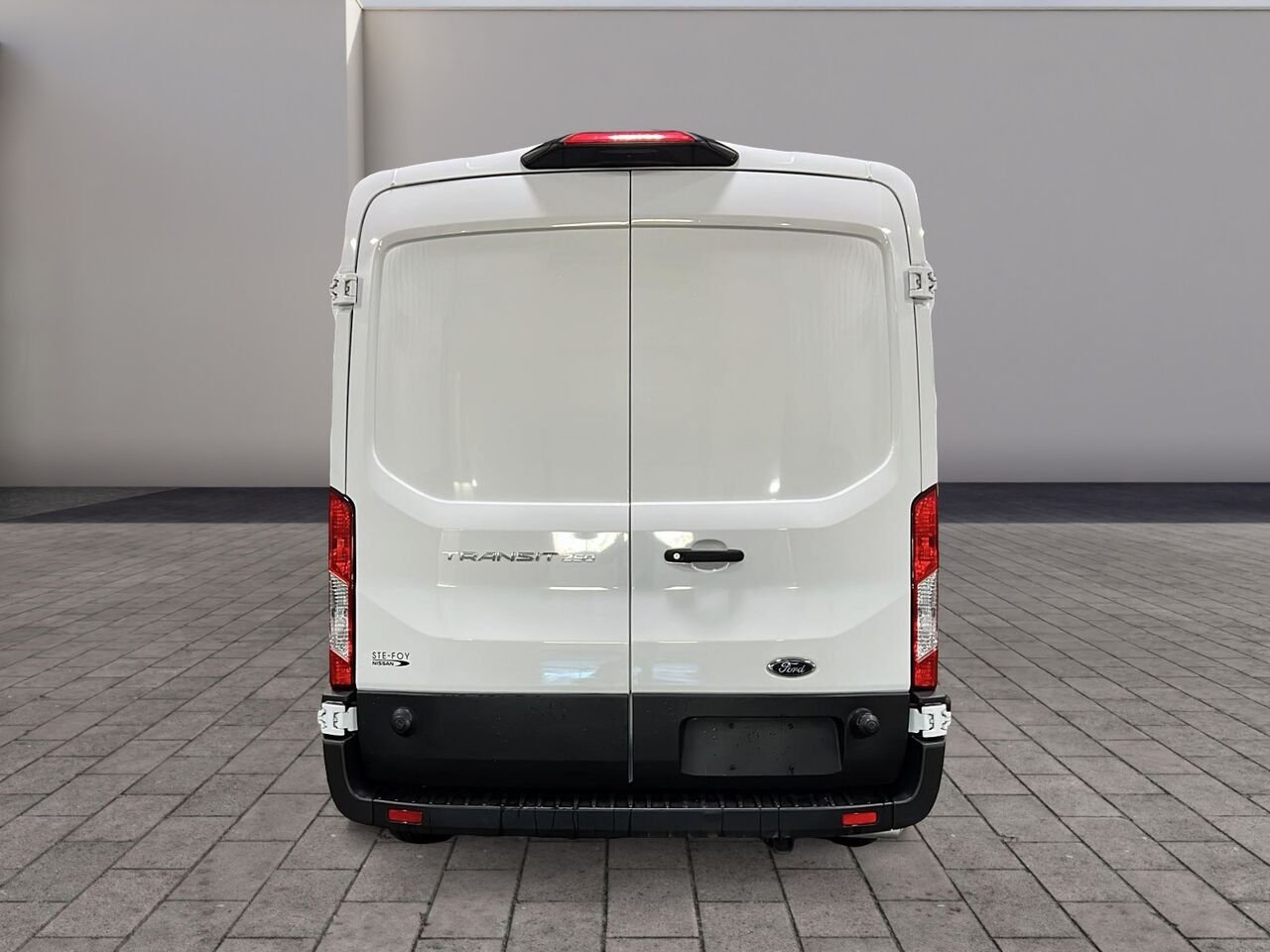 2024 Ford Transit T-250 PA toit moyen 148 po White Québec - photo #2
