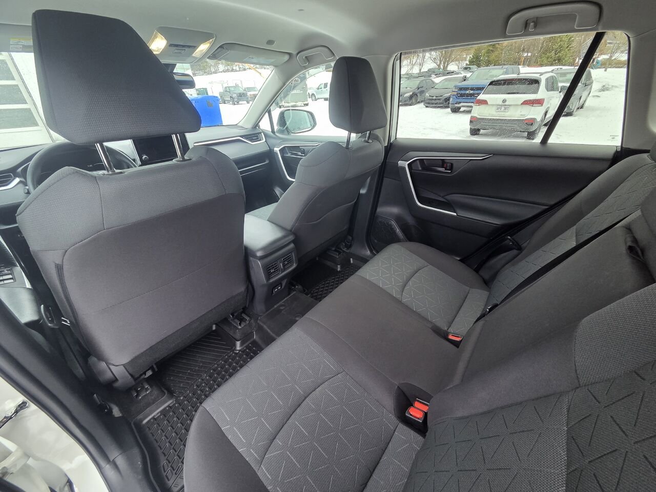 Toyota RAV4 LE TI 2023 blanc Lac-Etchemin - photo #11