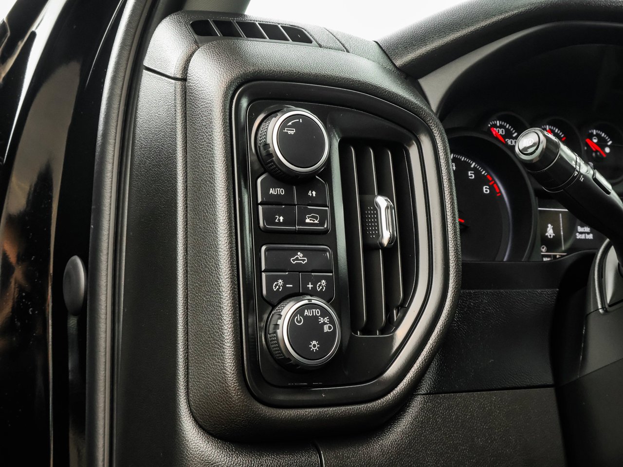 2023 Chevrolet Silverado 1500 4WD Crew Cab 147 Custom Black Sherwood Park - photo #19