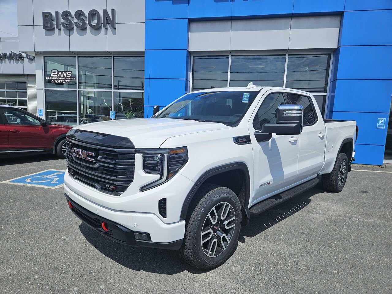 GMC Sierra 1500 AT4 cabine multiplace 4RM 157 po 2026 Blanc sommet Thetford Mines - photo #0