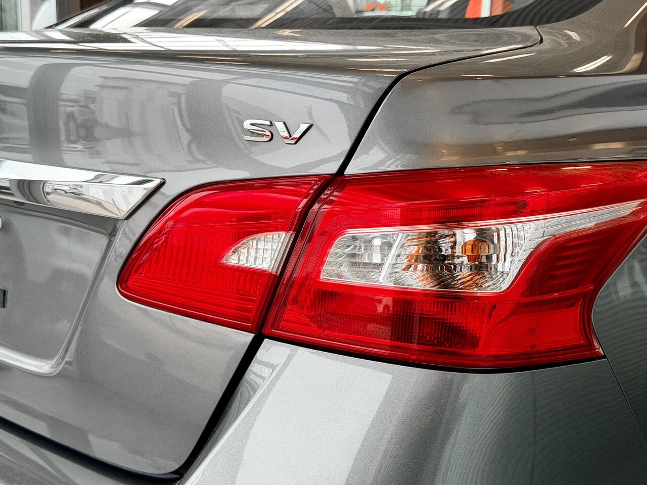 2018 Nissan Sentra Grey Notre-Dame-des-Prairies - photo #11