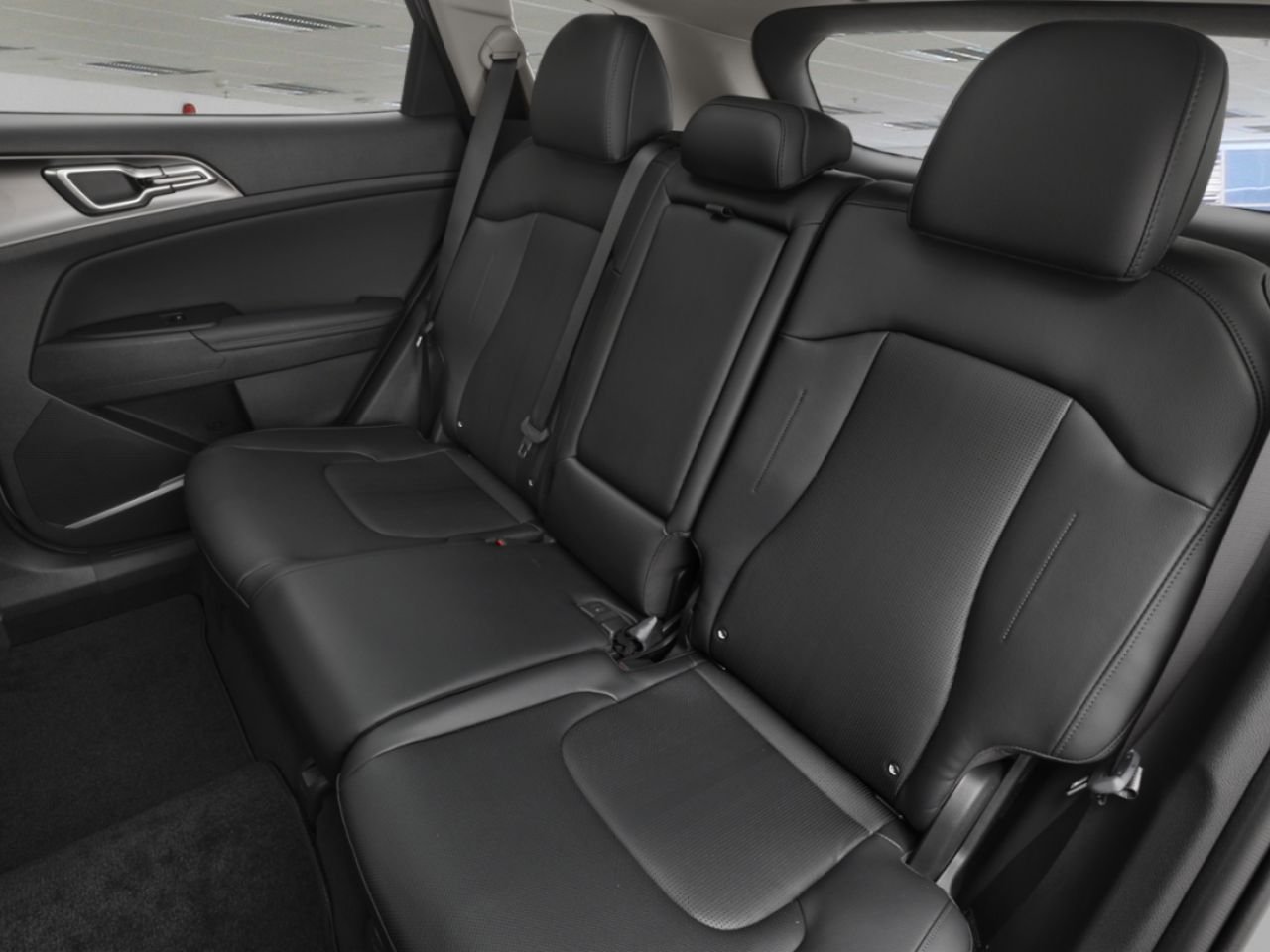 2026 Kia Sportage Snow White Pearl Nantes - photo #6