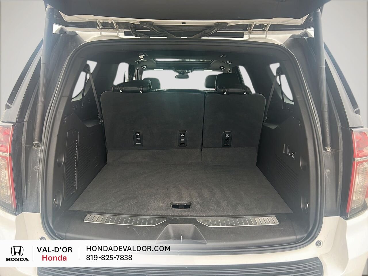 2023 Chevrolet Suburban Z71 4 portes 4RM White Val-d'Or - photo #5